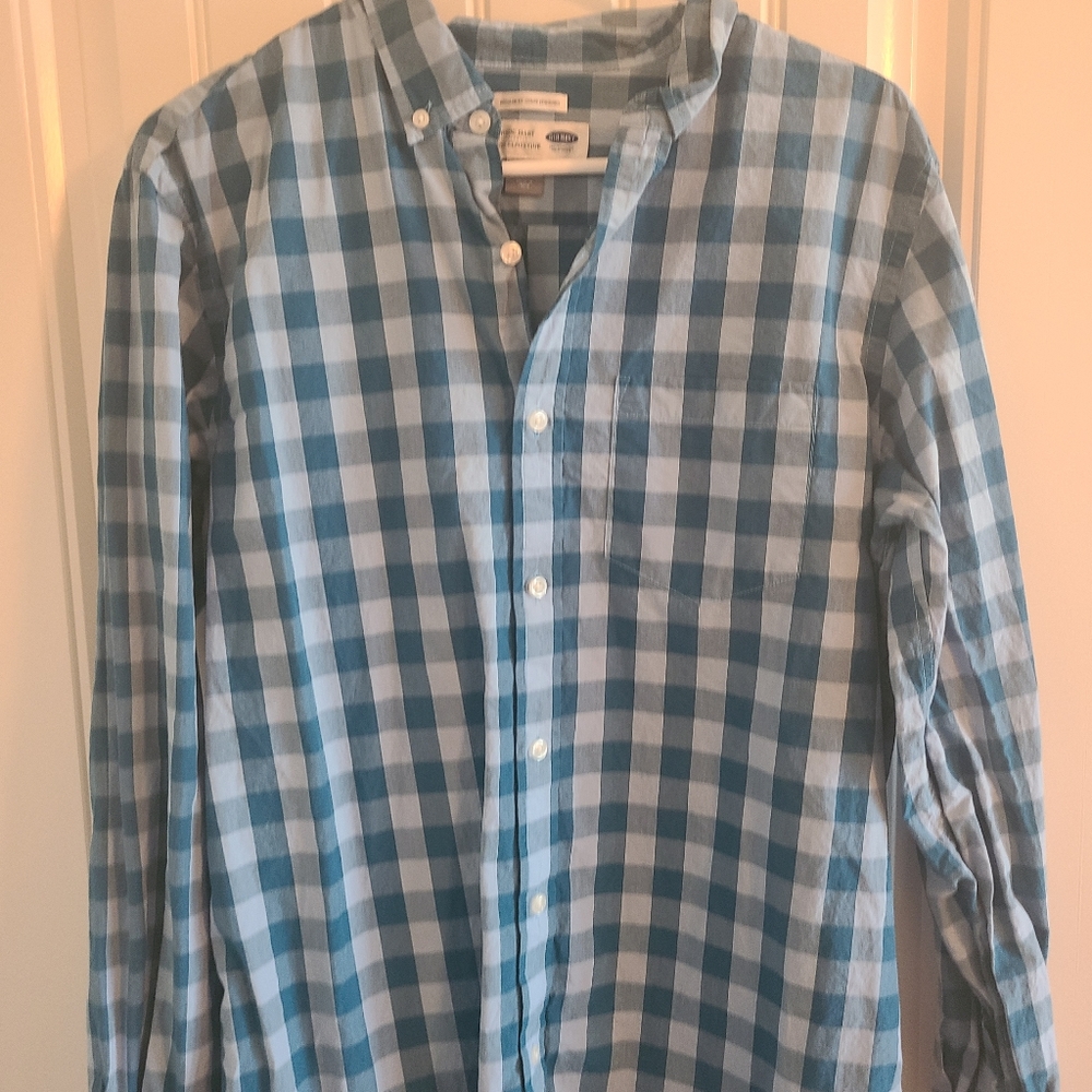 Old Navy men's plaid button down